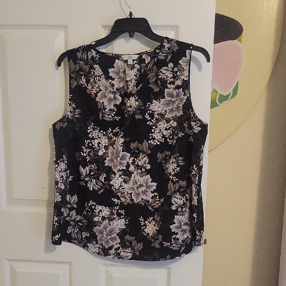 Croft & Barrow SzXXL Floral Print Sleeveless Blouse - Black and White
